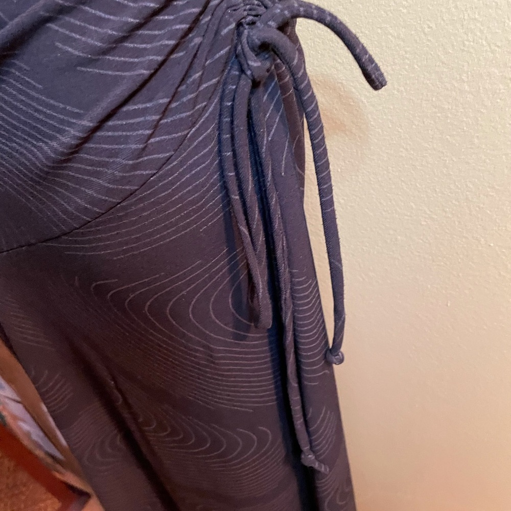One Shoulder Gown - Picture 5 of 8